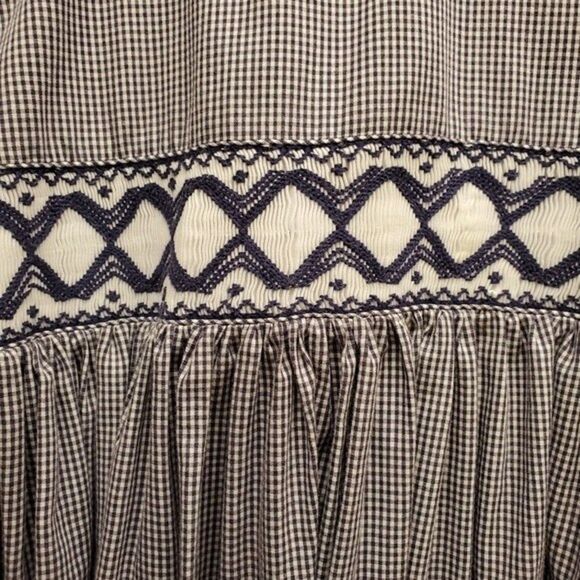 Vintage Amanda Remembered Smocked Dress in Size 5 - Picture 2 of 4